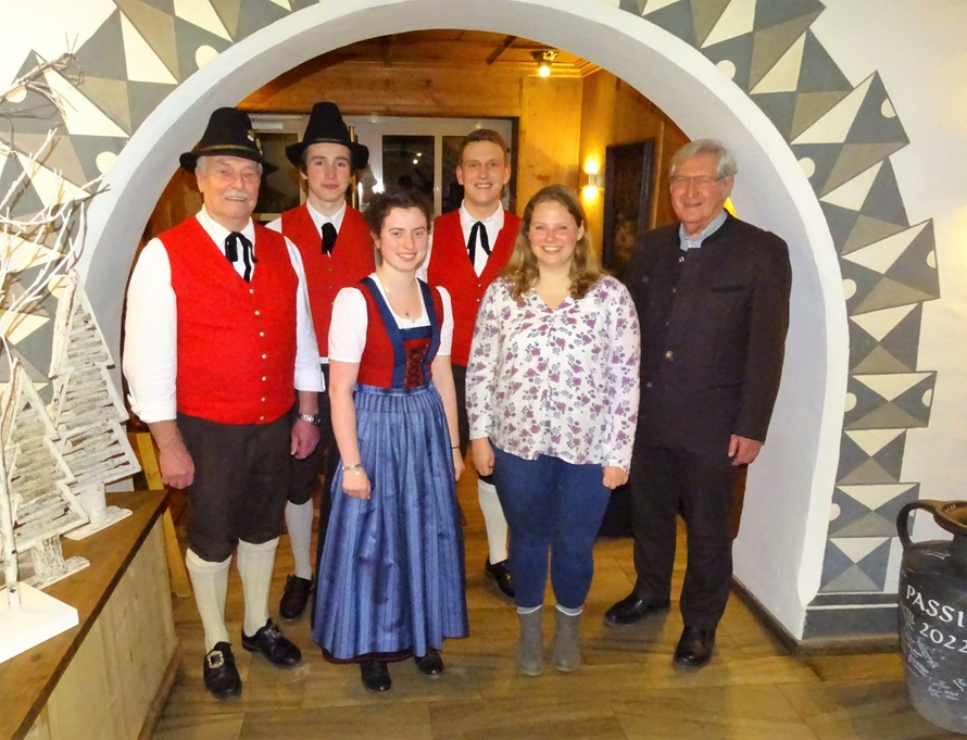 Der Ausschuss und die Hauptvorstandschaft des Musikvereins Oberammergau e.V.